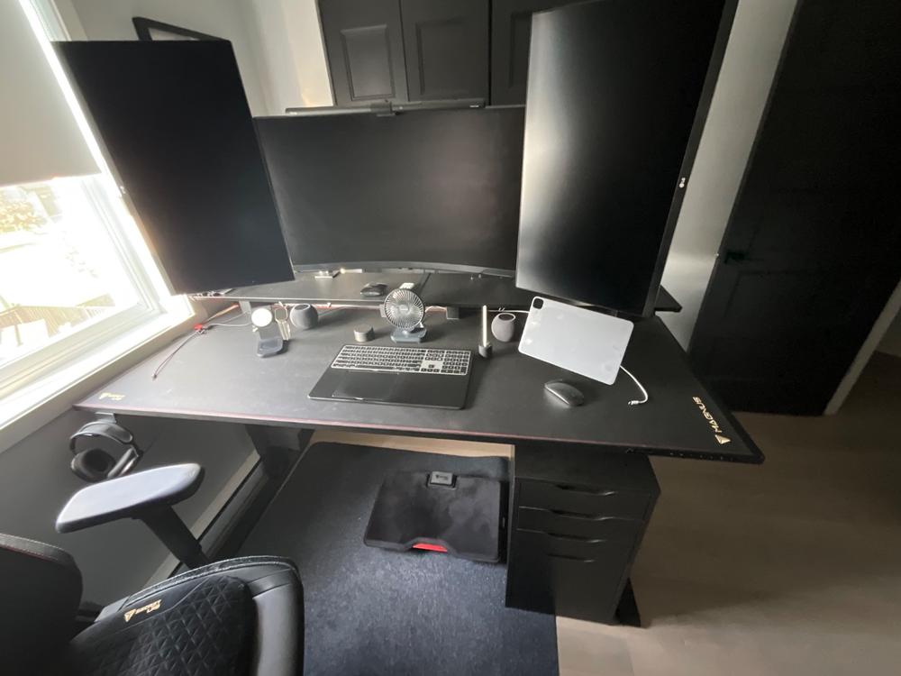 Secretlab Professional Footrest (CloudSwap™ Technology) - Customer Photo From Jonathan Bourque