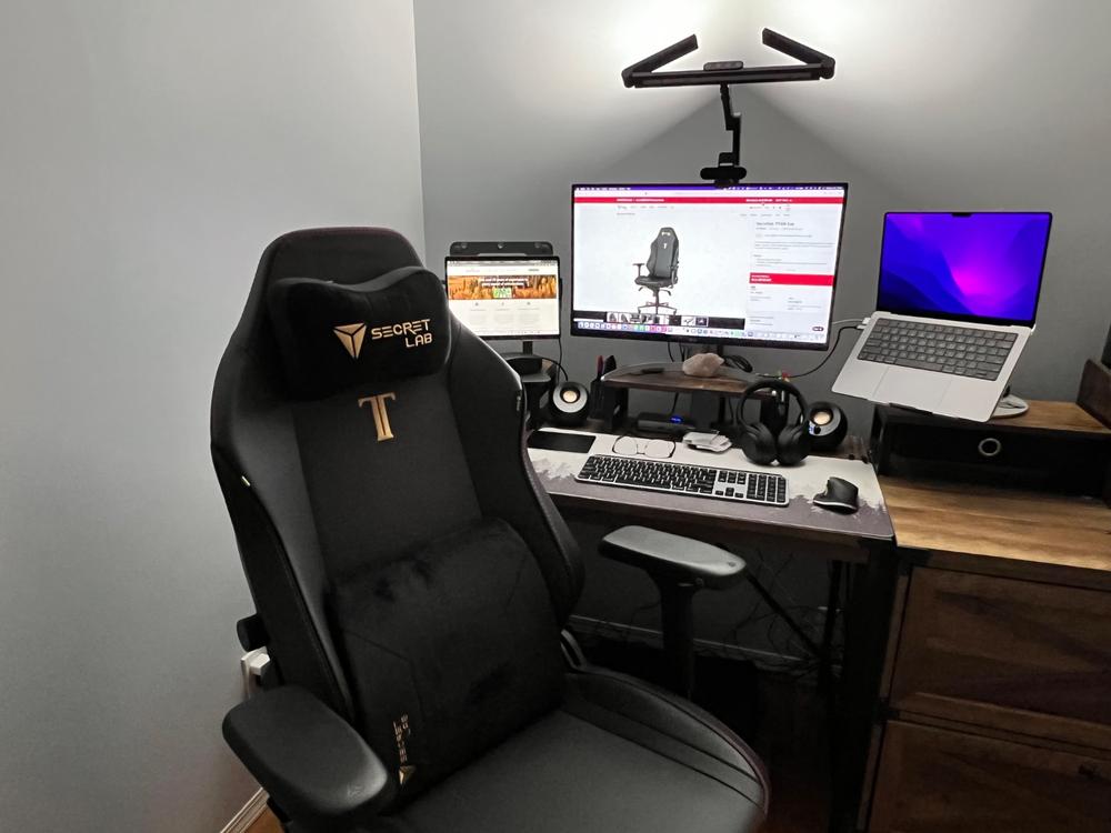 Secretlab TITAN Evo - Regular - NEO Hybrid Leatherette (0107) - Customer Photo From Chris Booth