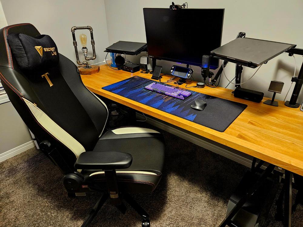 Secretlab TITAN Evo - Regular - NEO Hybrid Leatherette (0107) - Customer Photo From John Hilsenteger