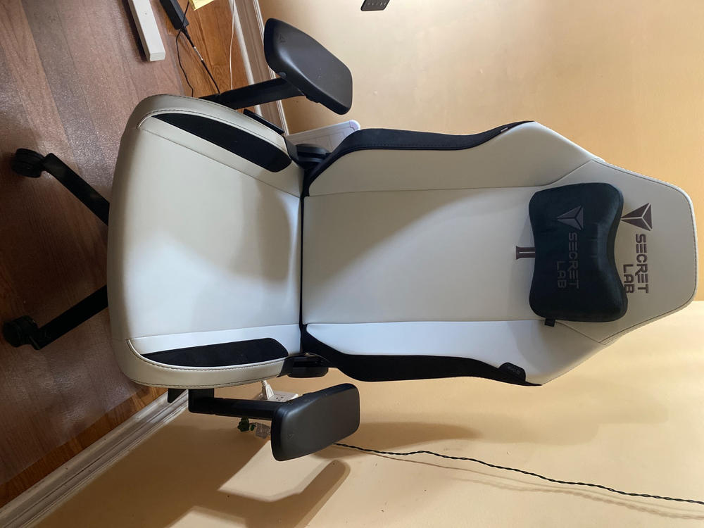 Secretlab TITAN Evo - Regular - NEO Hybrid Leatherette (0107) - Customer Photo From Yana Mendelevich