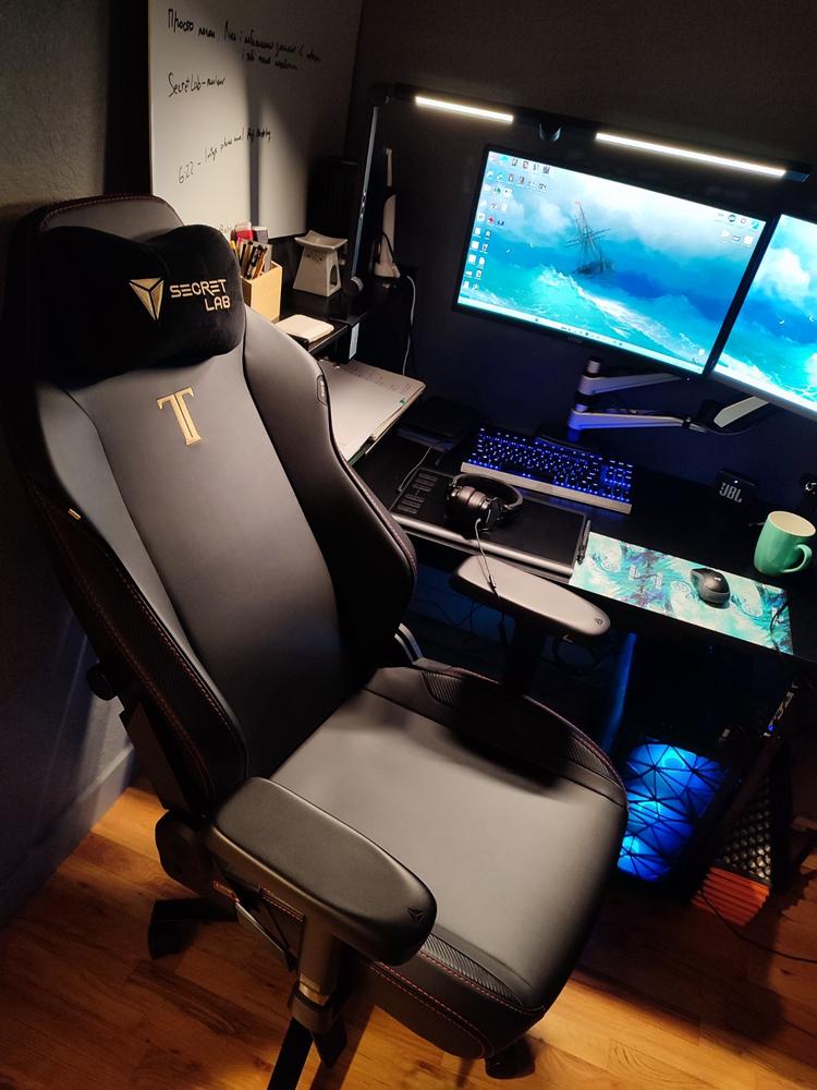 Secretlab TITAN Evo - Regular - NEO Hybrid Leatherette (0107) - Customer Photo From Volodymyr Pankiv