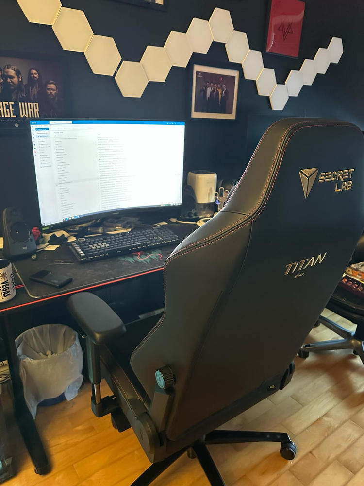 Secretlab TITAN Evo - XL - NEO Hybrid Leatherette (0108) - Customer Photo From Nicky Desjean-ferrari