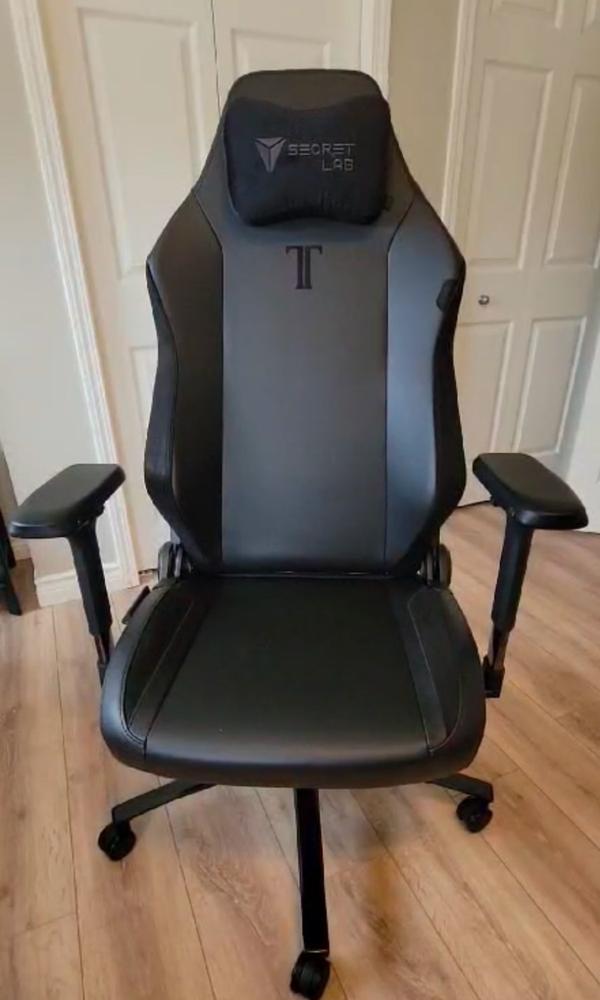 Secretlab TITAN Evo - XL - NEO Hybrid Leatherette (0108) - Customer Photo From Jeff Urquhart