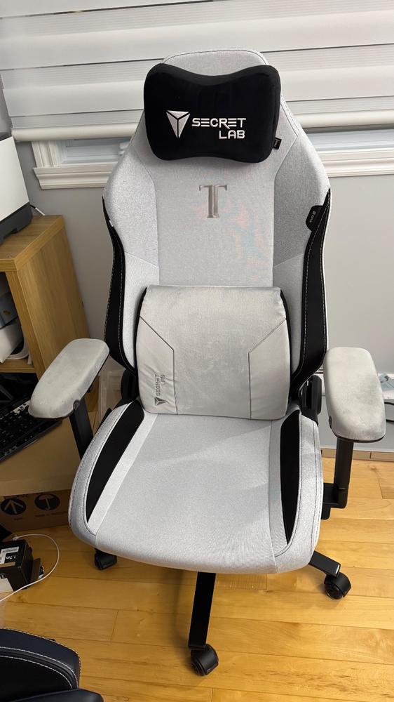 Secretlab TITAN Evo - Small - SoftWeave® Plus Fabric (0106) - Customer Photo From Francois Valcourt