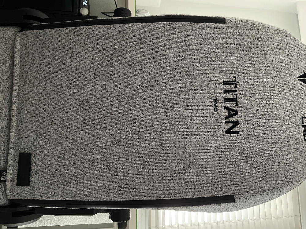 Secretlab TITAN Evo - Regular - SoftWeave™ Plus Fabric (0107) - Customer Photo From Cortney Hodges