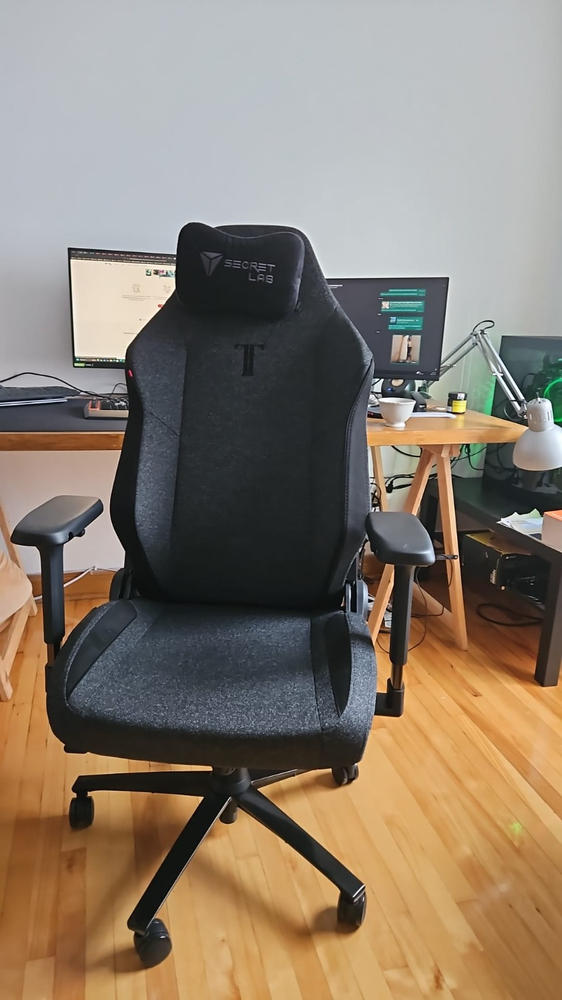 Secretlab TITAN Evo - Regular - SoftWeave® Plus Fabric (0107) - Customer Photo From Farès Cherfan