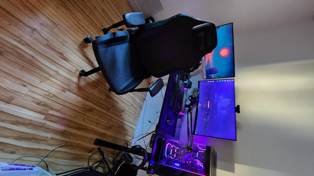 Secretlab TITAN Evo - Regular - SoftWeave™ Plus Fabric (0107) - Customer Photo From Dominic Bouchard