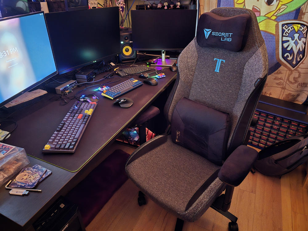 Secretlab TITAN Evo - Regular - SoftWeave® Plus Fabric (0107) - Customer Photo From Kyle DeDona