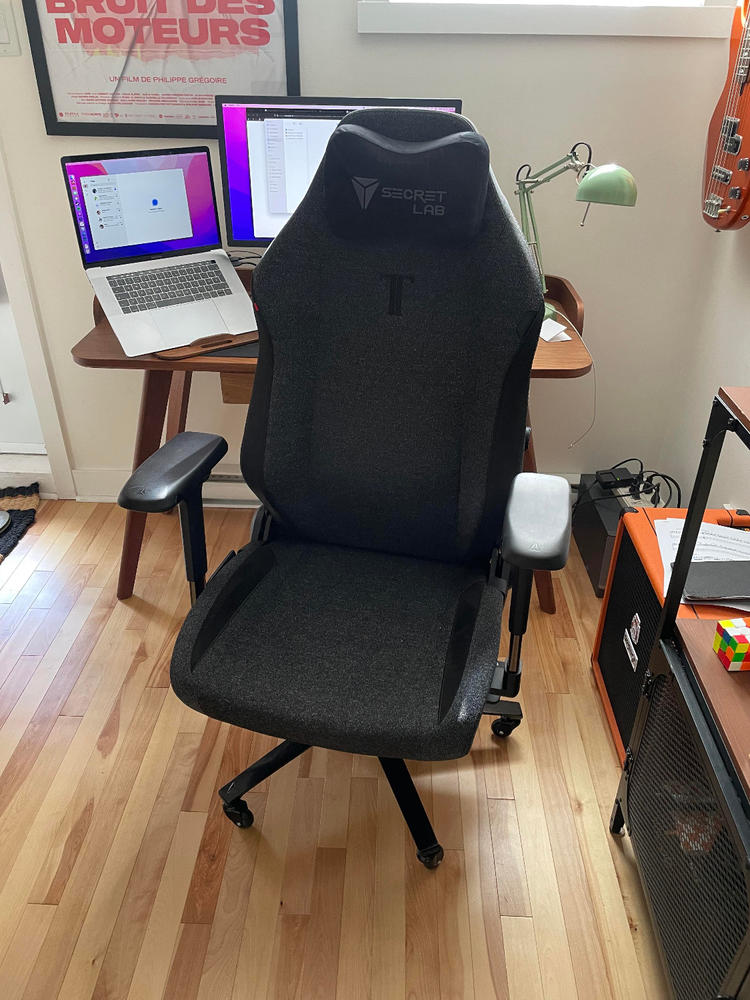 Secretlab TITAN Evo - Regular - SoftWeave™ Plus Fabric (0107) - Customer Photo From Shawn Pavlin