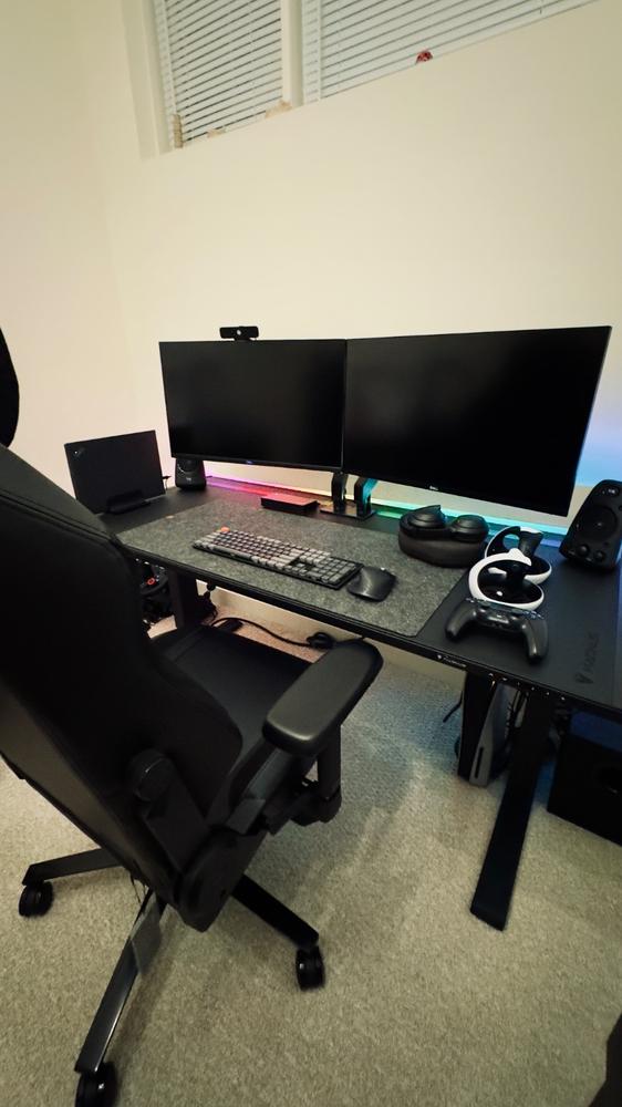 Secretlab Magnus Pro 1.5m Motorised Leg Columns (Type-B) - Box 2 - Customer Photo From Amarnauth Ewing Chow