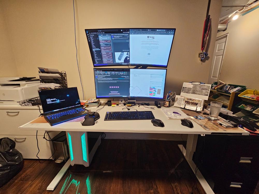 Secretlab Magnus Pro XL 1.7m Motorised Leg Columns (Type-B) - White - Box 2 - Customer Photo From Francis Rivard