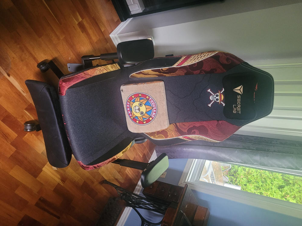 Secretlab Memory Foam Lumbar Pillow - One Piece Edition - Customer Photo From Michaël Valcourt