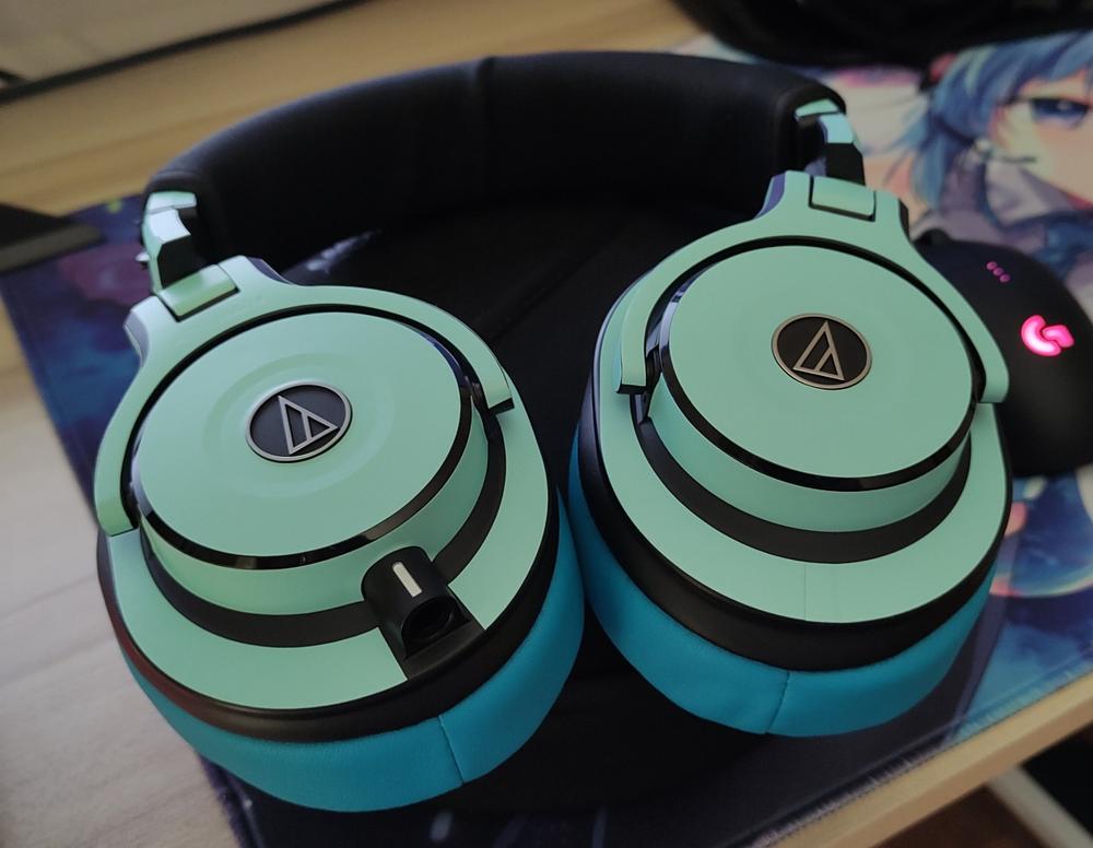 Solid Colors Collection Audio-Technica M40x Custom Skins & Wraps - Customer Photo From Luke Gonzaga
