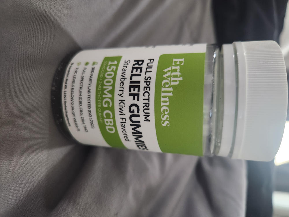 Full Spectrum RELIEF Gummies - Vegan - Strawberry Kiwi - 1500mg CBD + 75mg THC - Customer Photo From Anonymous