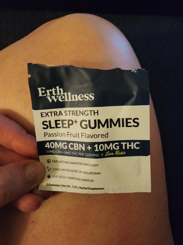 SLEEP CBN Gummies THC Free* - Vegan - Sleepy Blackberry - 40mg (Sample Size) - Customer Photo From Erin Rosencranse