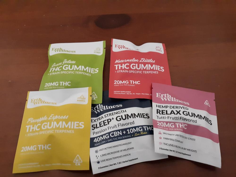 RELAX Δ9 THC Gummies - Vegan - Tutti Frutti - 20mg (Sample Size) - Customer Photo From Dixie Bullington