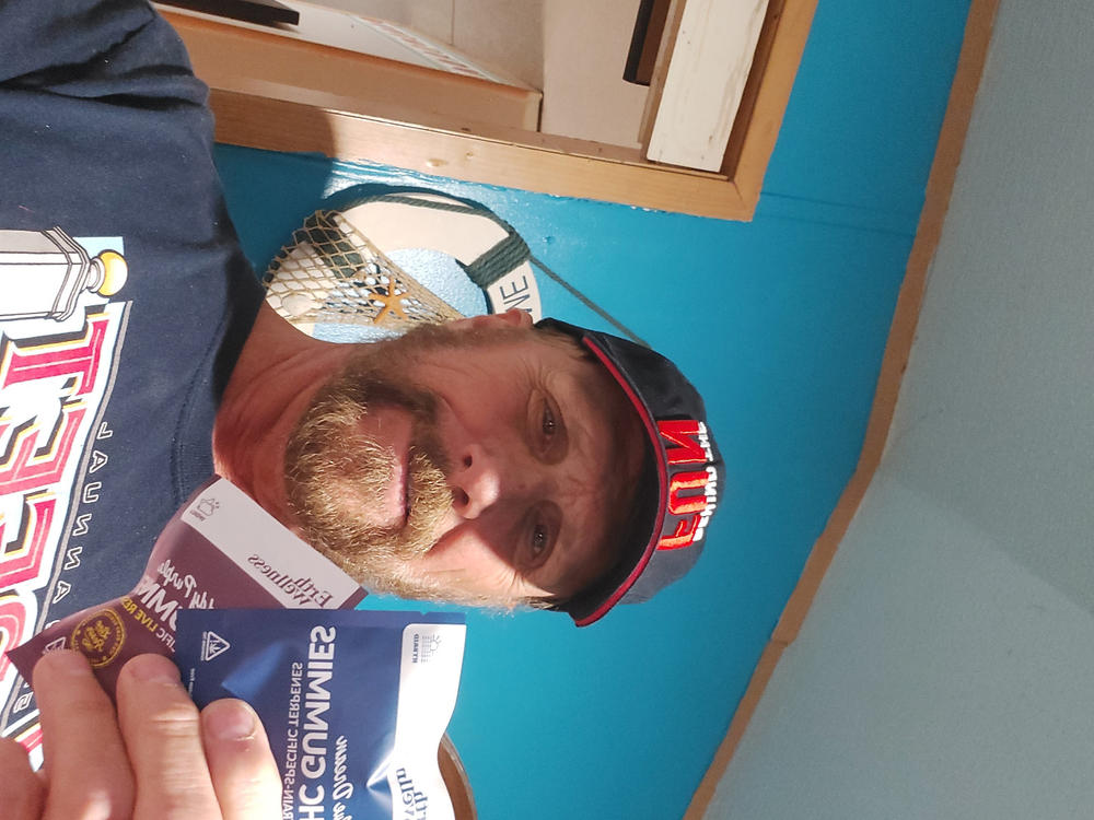 Δ9 THC Gummies - Blue Dream - Strain Specific (Hybrid) - 20mg (SAMPLE SIZE) - Customer Photo From Jeffrey Cornett