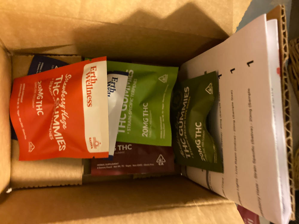 Δ9 THC Gummies - Blue Dream - Strain Specific (Hybrid) - 20mg (SAMPLE SIZE) - Customer Photo From LaDawn Williams