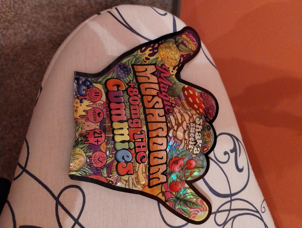 Magic Mushroom + Δ9 THC - Bomb Pop Flavor - Customer Photo From Tammy Arick