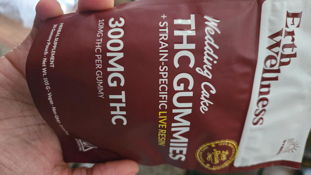 Δ9 THC Gummies - Wedding Cake - Live Resin (Hybrid) - 300mg - Customer Photo From The Barber Studio