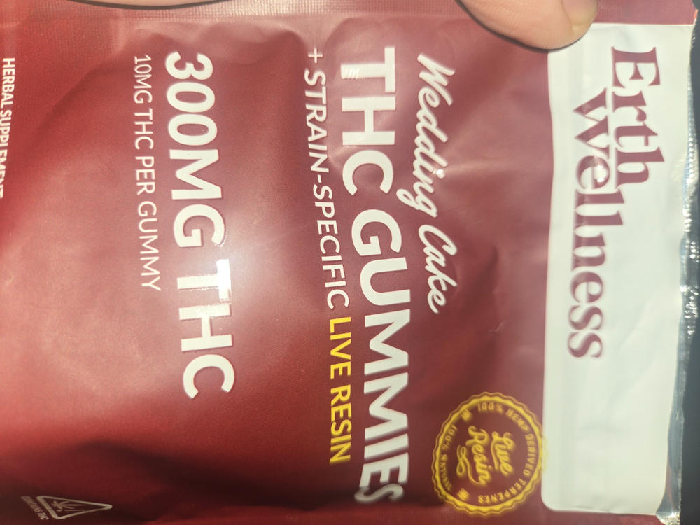 Δ9 THC Gummies - Wedding Cake - Live Resin (Hybrid) - 300mg - Customer Photo From Robert Stiteler