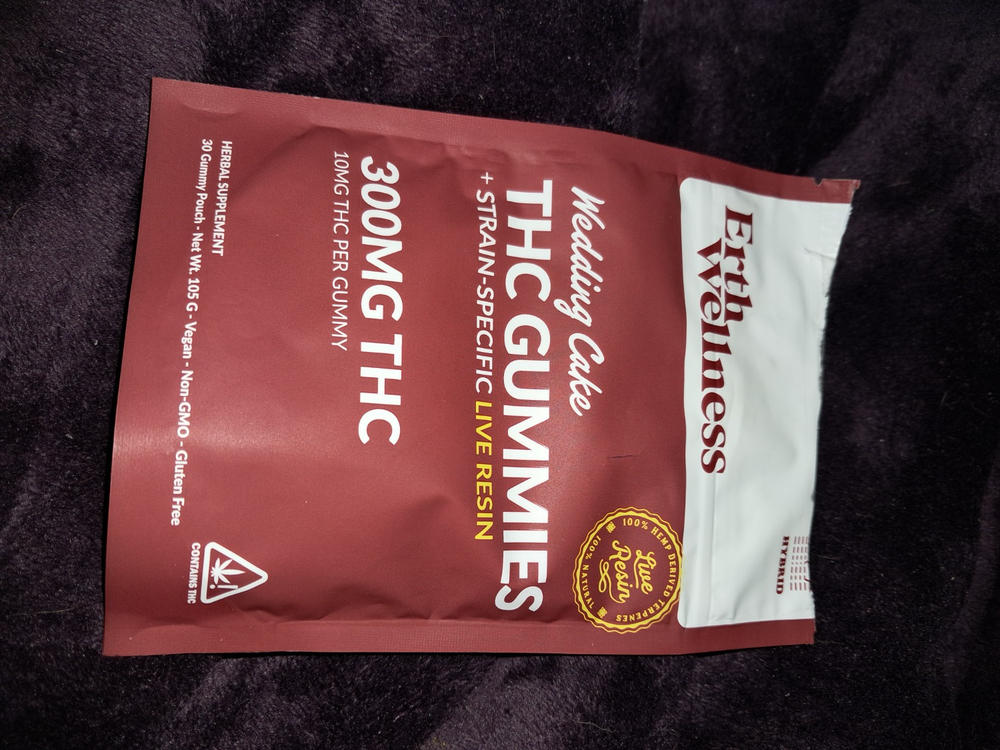 Δ9 THC Gummies - Wedding Cake - Live Resin (Hybrid) - 300mg - Customer Photo From Anonymous