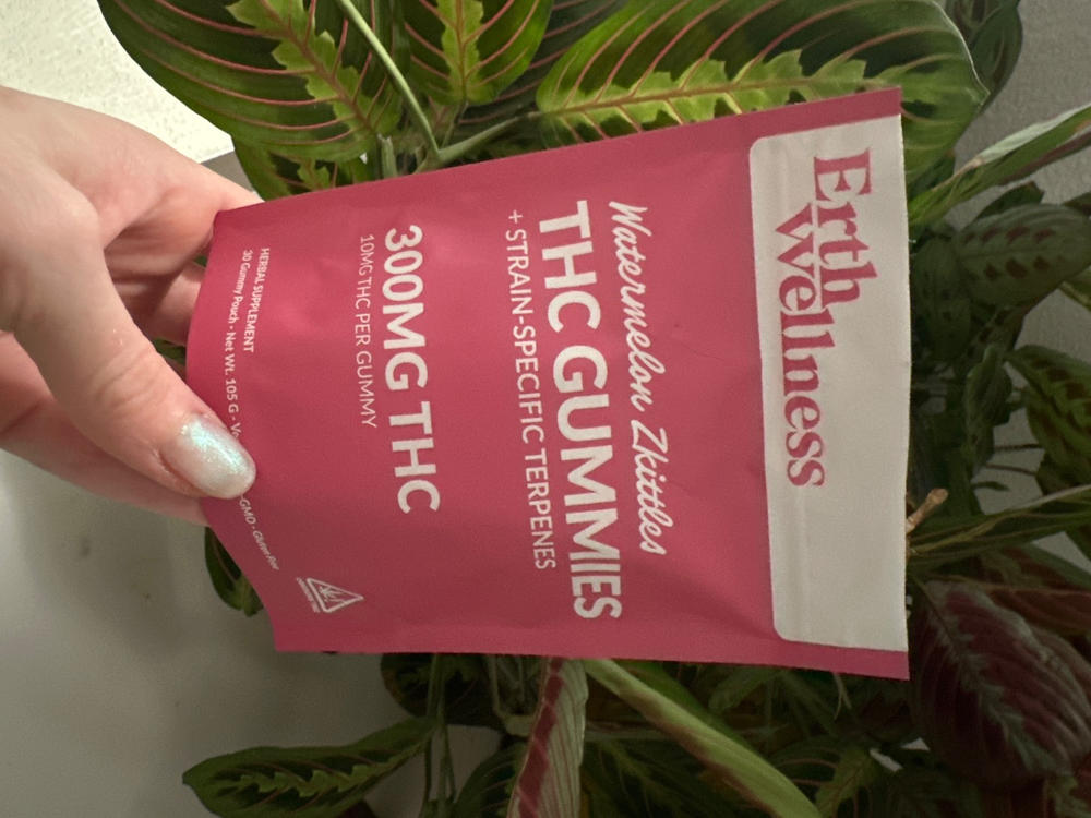 Δ9 THC Gummies - Northern Lights - Live Resin (Indica) - 20mg (Sample Size) - Customer Photo From Mandie Walker