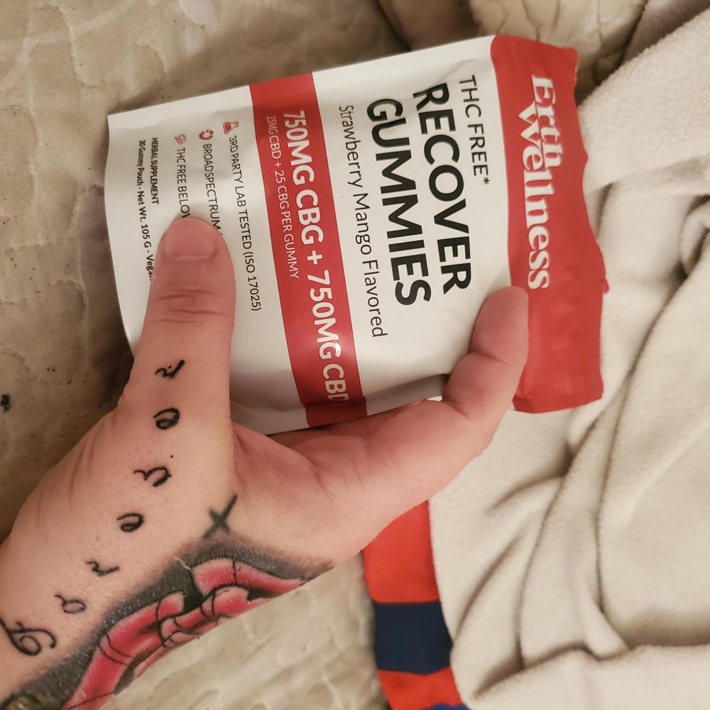 THC Free RECOVER Gummies - Vegan - Strawberry Mango - 1500mg - Customer Photo From Shana Rongo