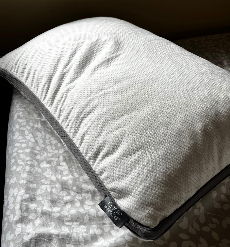 Ultra-Tech Pillow Protector - Customer Photo From Ellen Fiol
