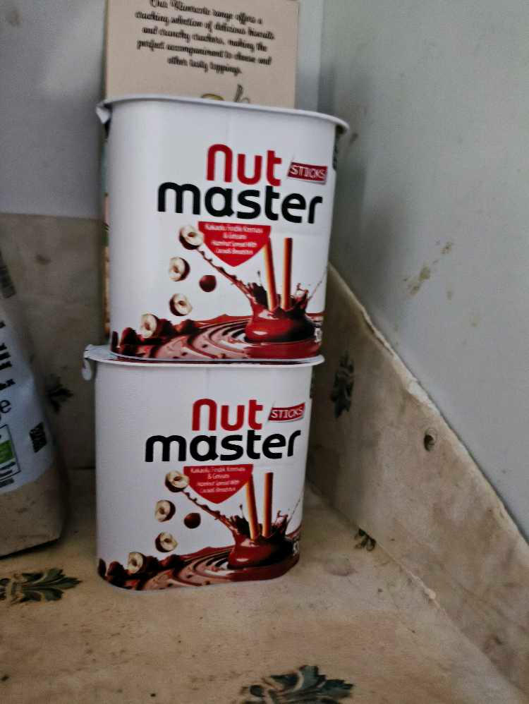4x Nut Master Hazelnut Dips with Cocoa & Breadsticks (4x52g) - Customer Photo From Nina Fazal