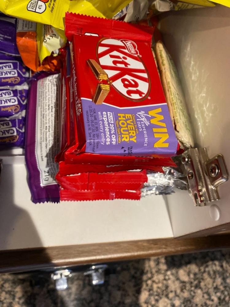 12x KitKat 4 Finger Bars (12x41.5g) - Customer Photo From Ariadne Milton