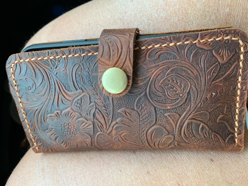 Vintage Distressed Leather Magnetic iPhone Wallet Case– Vintage Rebellion