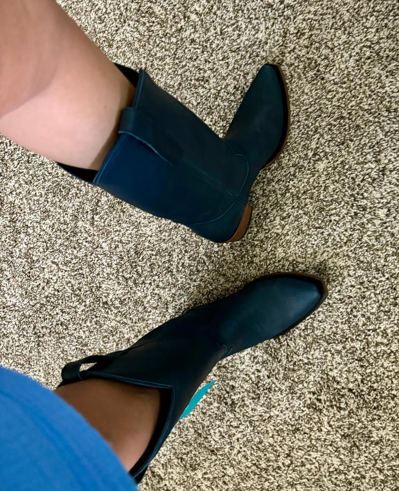 Emma Jane - Washed Denim - Customer Photo From Xena Carheel