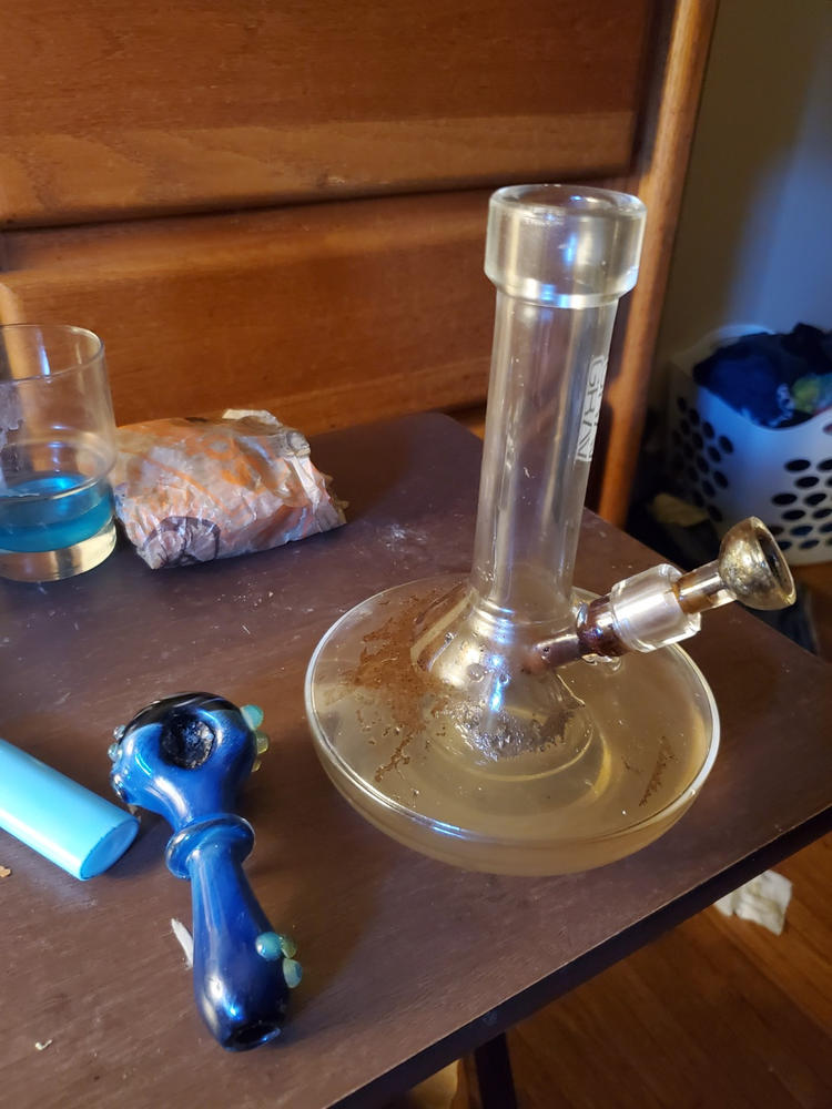 Grav® 8” UFO Shaped Wide Base Beaker Bong