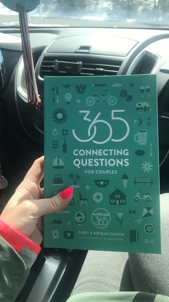 365 Preguntas de Conexión para Parejas : Connecting Questions to