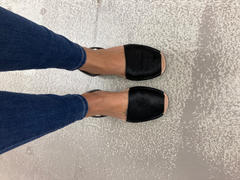 Gloriasandals Raven fur Review