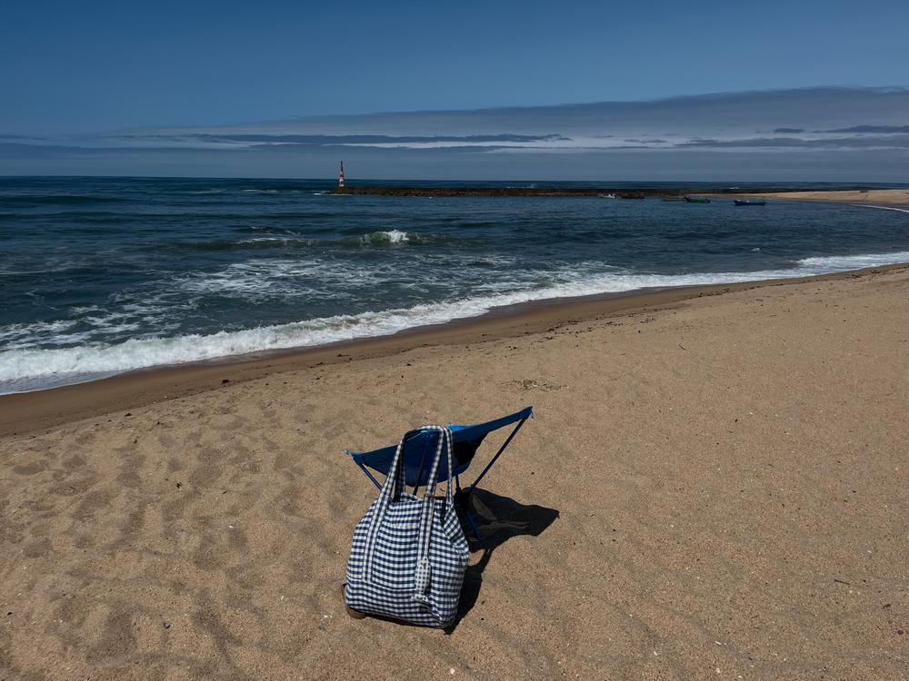 FCRB LAWN CHAIR HIGH BACK アウトドア 即日 定価割れ、 Lawn Chair with Cushion: Folding & Outdoor Options