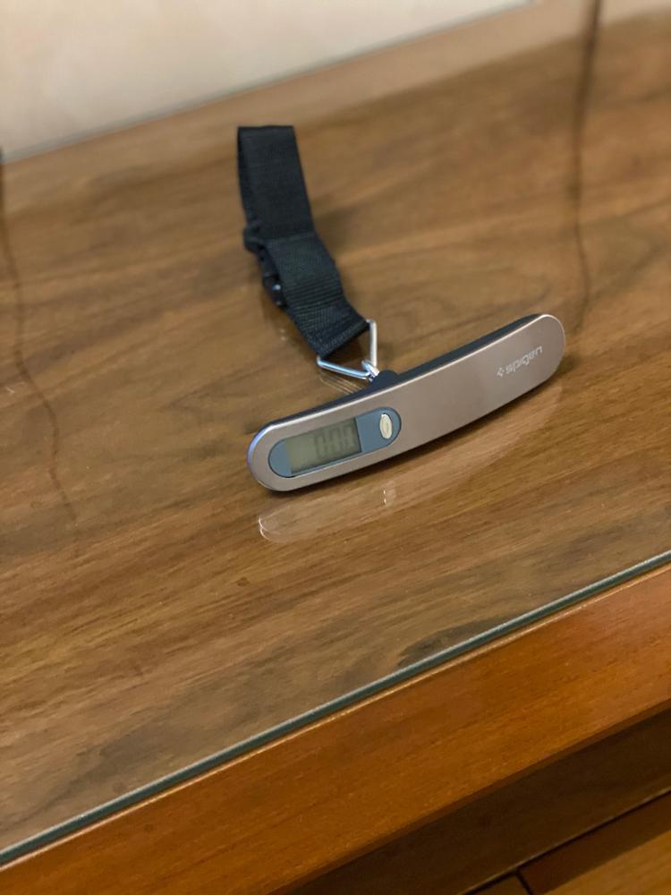 Spigen E500 Luggage Scale Digital with 110 lb / 50 kg Capacity with Backlist Display - Customer Photo From Abdul Wajid