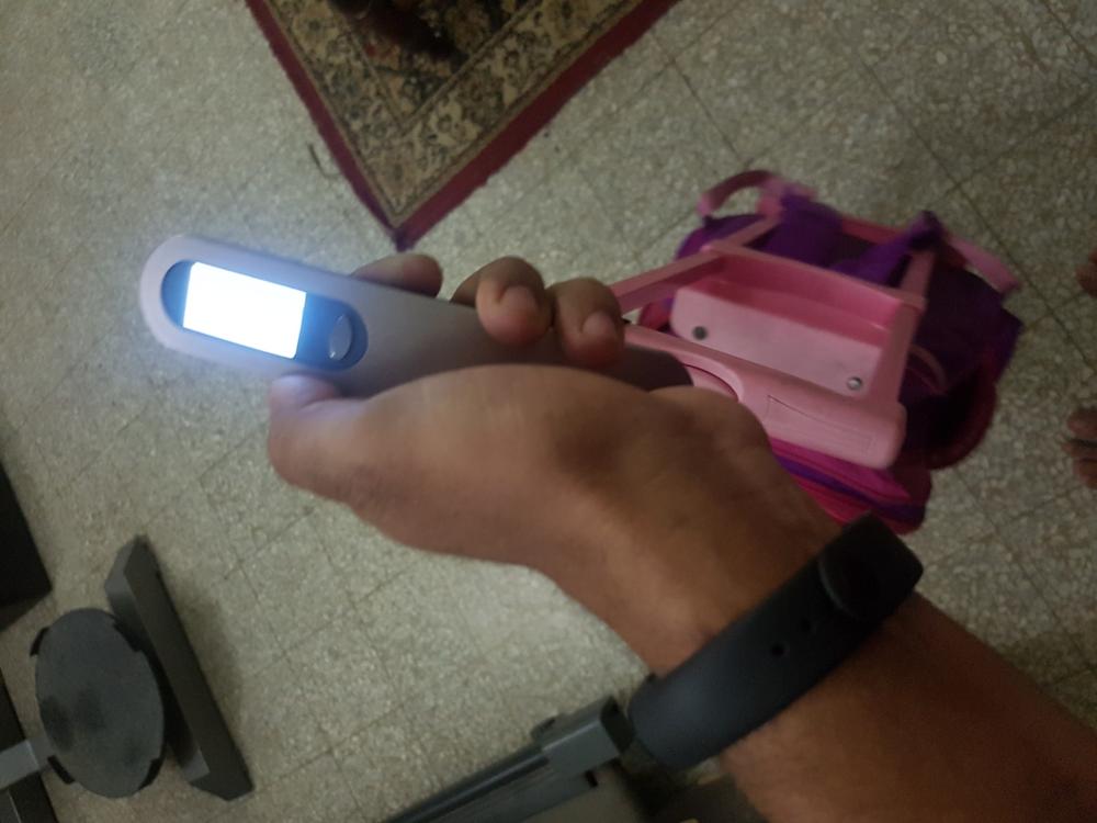 Spigen E500 Luggage Scale Digital with 110 lb / 50 kg Capacity with Backlist Display - Customer Photo From Arsalan Khalid