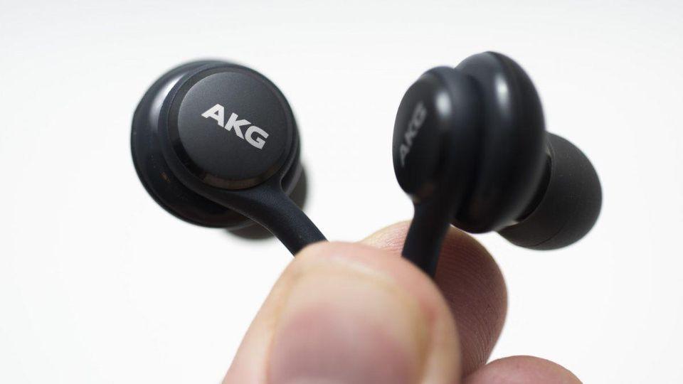 Samsung AKG In-Ear Earphones with Mic Hands-free Headphones - Black- Galaxy S10 Model - Customer Photo From Talha Tariq