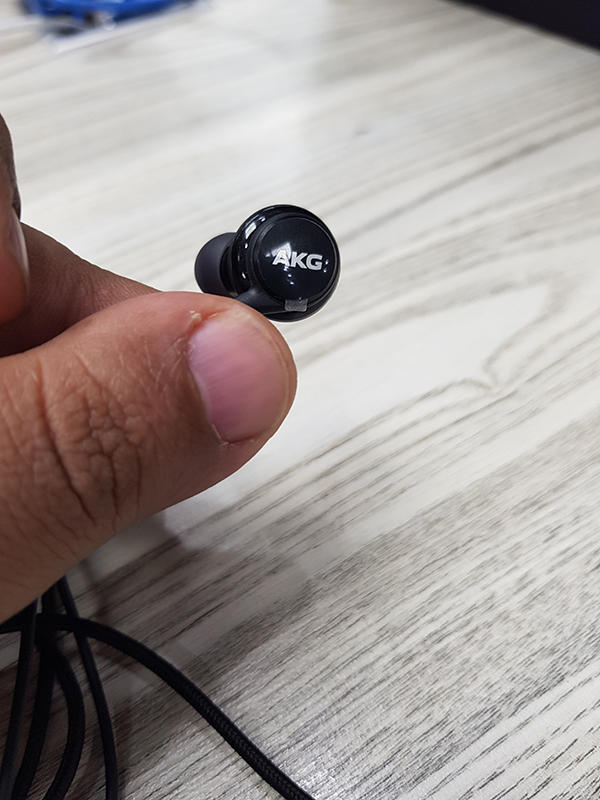 Samsung AKG In-Ear Earphones with Mic Hands-free Headphones - Black- Galaxy S10 Model - Customer Photo From Muhammad Kashif