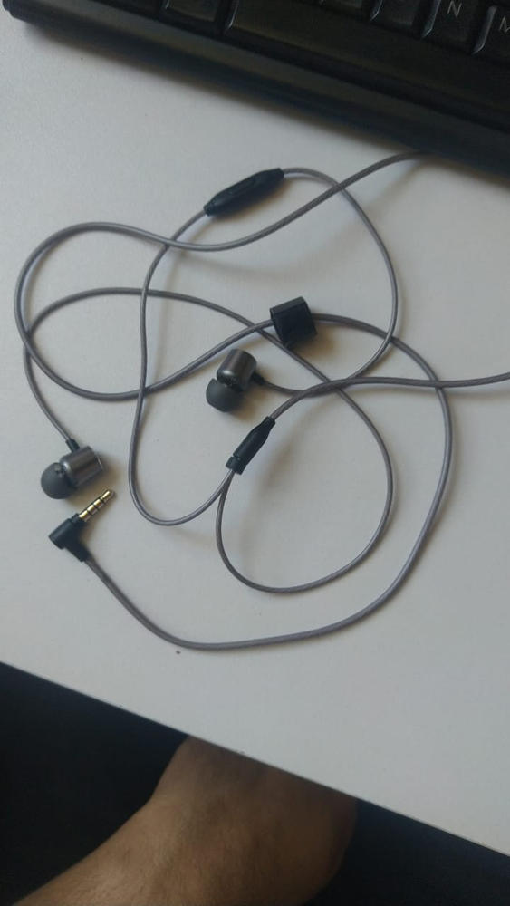 Anker Soundbuds Verve Built-In Microphone - Black/Gray - A3801YF2 - Customer Photo From Sohail Abbasi