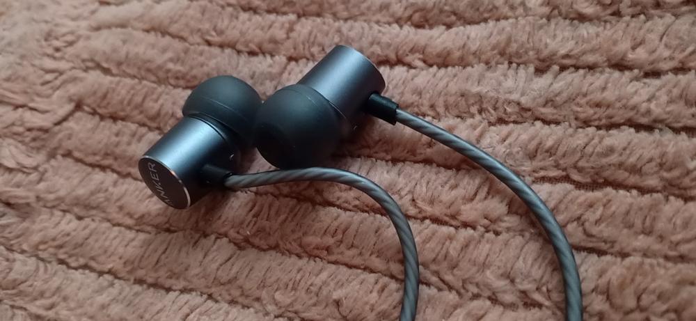 Anker Soundbuds Verve Built-In Microphone - Black/Gray - A3801HF1 - Customer Photo From Sara Shaikh