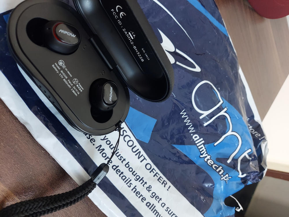 True Wireless Earphones T5 / M5 Updated Version by MPOW with Qualcomm aptX, CVC 8.0 Noise Cancellation 36 Hour Battery - Customer Photo From Humza Waqar