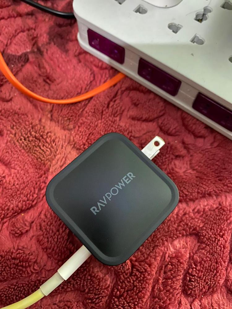 RAVPower 61W Wall Charger PD 3.0 [GaN Tech] Fast Charging Power Delivery for Macbooks, Laptops & iPhones - RP-PC112 - Customer Photo From Muhammad Younas Younas