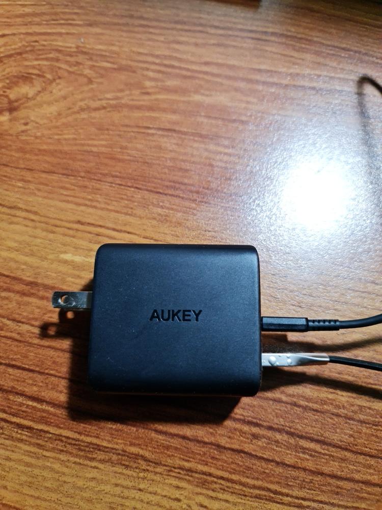 AUKEY USB C Charger 30W, PD Charger with Power Delivery 3.0 & Dynamic Detect - PA-D1 - Customer Photo From Shahrukh cheema