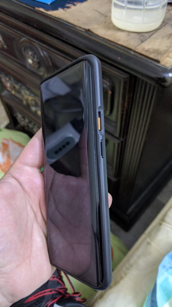 OnePlus 7T Pro / OnePlus 7 Pro UV Glass Protector with UV Light by Mocolo - Customer Photo From Faisal Usman