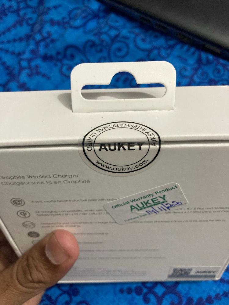 AUKEY USB C Wireless Charger, 5W Qi Wireless Charging Pad - LC-C5 - Customer Photo From Naveed.