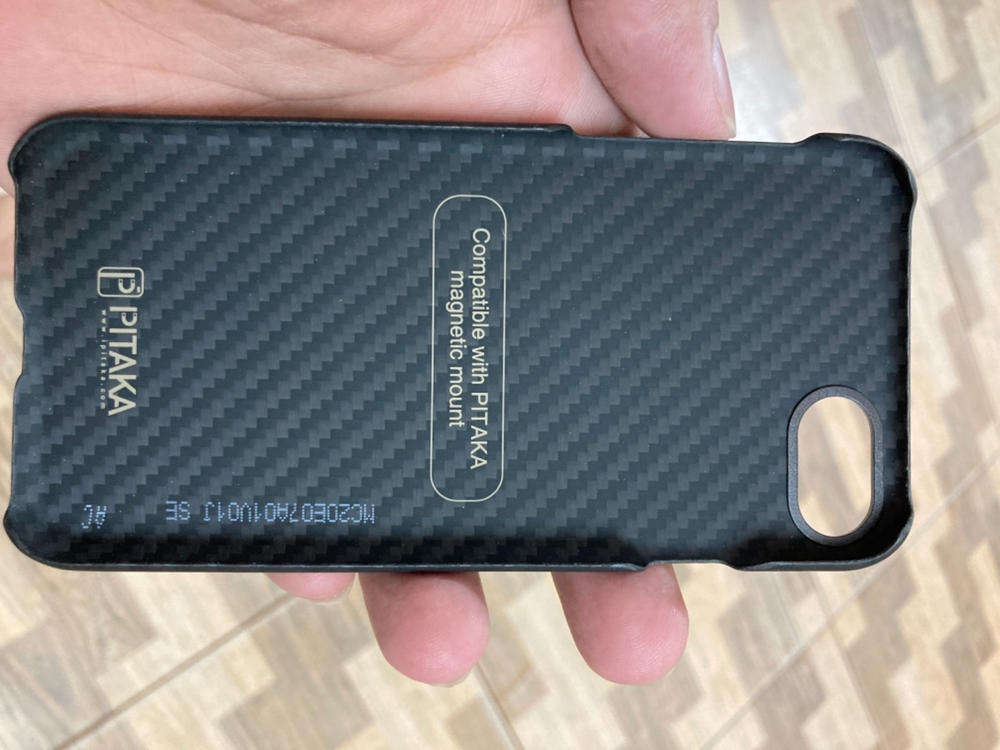 iPhone SE 2020 Aramid MagEZ Case by PITAKA - Black / Grey Twill also for iPhone 7 & iPhone 8 - Customer Photo From usman nisar