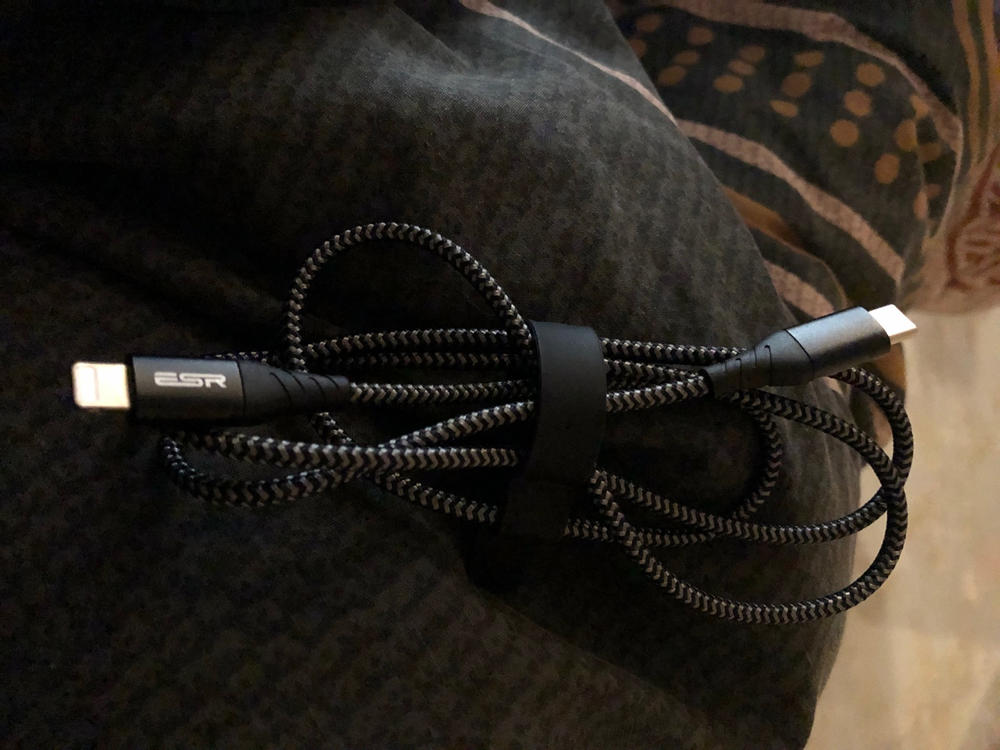 USB C to Lightning Cable MFi Certified Nylon Braided by ESR - 3 Feet - Black - Customer Photo From Omy
